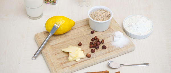 Zutaten für das Rezept "Omas Nusszopf" (c) medbo KU | Maier, Schmidt, Tenberge-Holzer