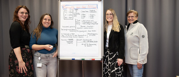 Freude über ersten erfolgreichen Bairischkurs: C. Borutta, P. Kerl, S. Hirthammer, K. Häring.