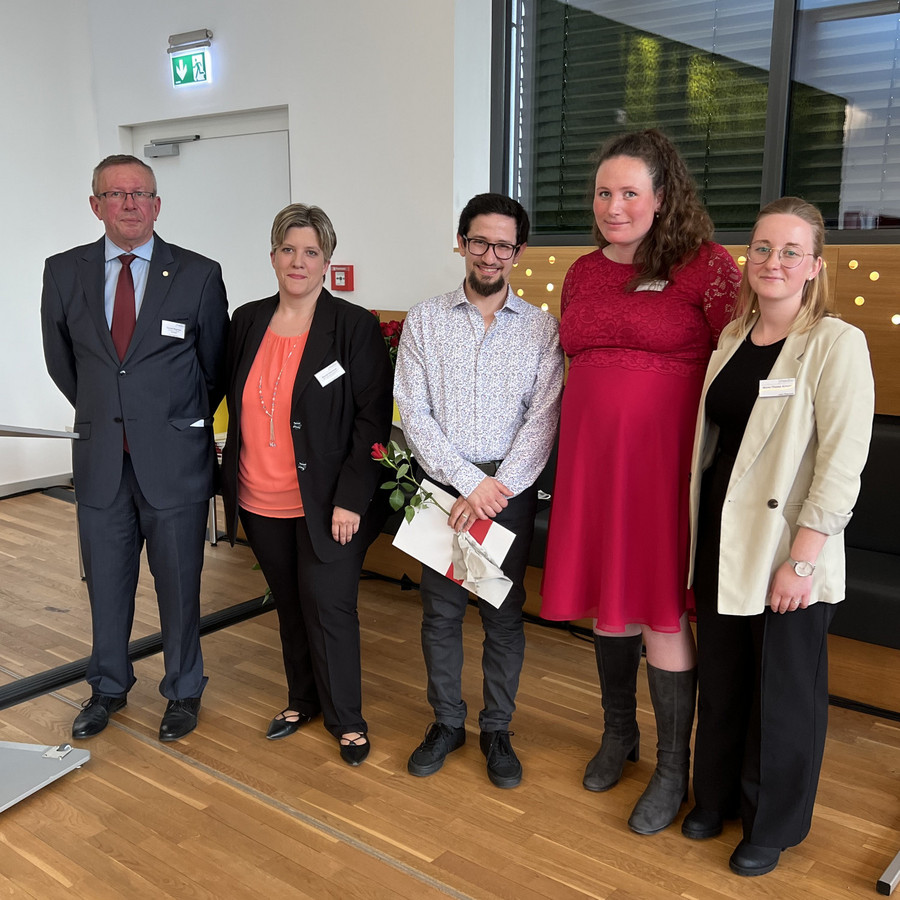 Examensfeier medbo Pflegeschulen // © Alkamel Ammar