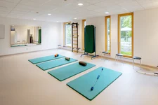 HAUS 13 Wöllershof Sporttherapieraum (Frank Hübler | medbo)