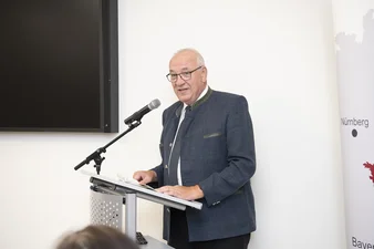Bezirkstagspräsident Franz Löffler, Festakt der neuen medbo Kinder- und Jugendpsychiatrie in Weiden (c) medbo KU | Tenberge-Holzer