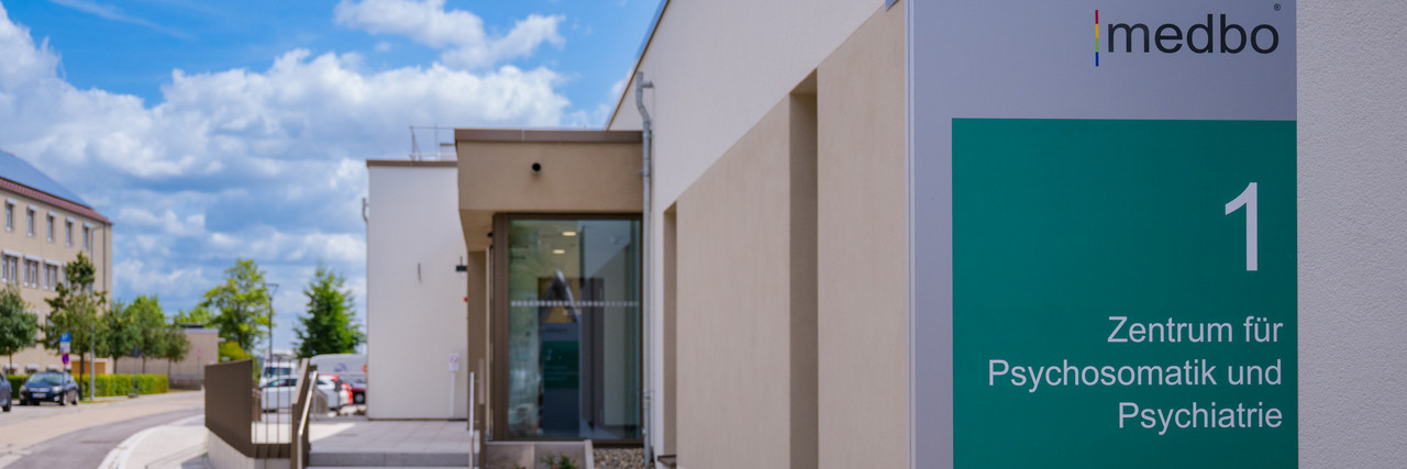 Außenansicht West Zentrum für Psychosomatik & Psychiatrie Parsberg (Frank Hübler | medbo)