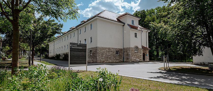 Psychiatrische Tagesklinik HAUS 13 BKR Außenansicht (Frank Hübler | medbo)