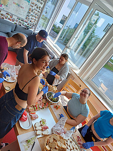 Gemeinsames Frühstück an den medbo Pflegeschulen