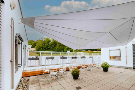 Terrasse Zentrum für Psychiatrie Cham (Frank Hübler | medbo)