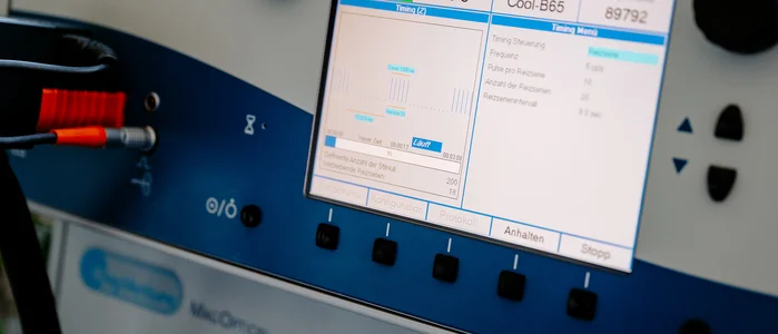 Zentrum für Neuromodulation BKR TMS Monitor (Frank Hübler | medbo)