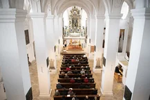 Bischof Voderholzer hält die heilige Messe in St. Vitus, medbo Bezirksklinikum (c) medbo KU | Katharina Tenberge-Holzer