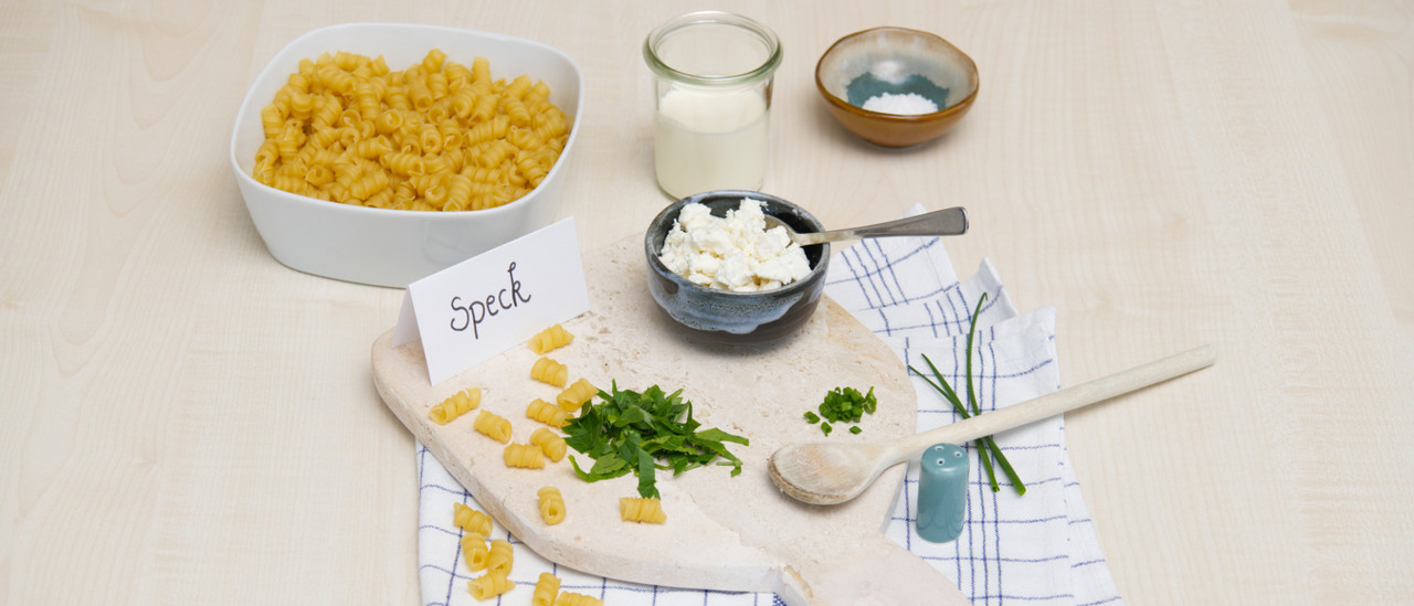 Zutaten für das Rezept "Túrós Csusza" (c) medbo KU | Maier, Schmidt, Tenberge-Holzer