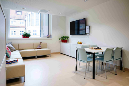 medbo Kinder- und Jugendpsychiatrie Weiden - Aufenthaltsraum auf Station (Frank Hübler | medbo)