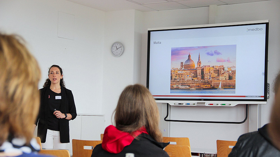 Während der Pflegeausbildung nach Malta? Erasmus+ macht es möglich, wie Lehrkraft Lea Zwick erklärte.