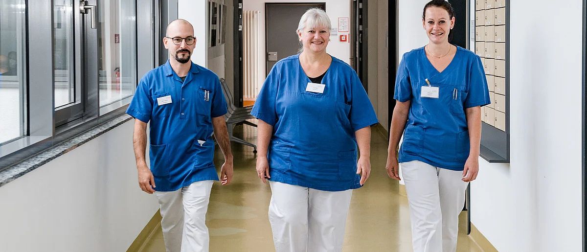 Pflege Team im Flur Psychiatrie Cham (medbo | Frank Huebler)