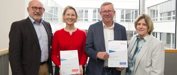 Auszeichnung Siegel Landkreis Regensburg (medbo | Katharina Tenberge-Holzer)