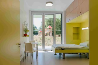 Patientenzimmer KJPP Regensburg (Frank Hübler/medbo)