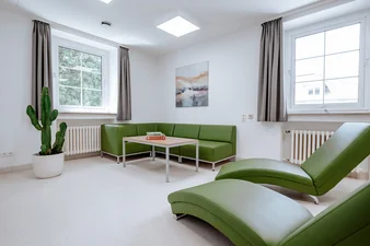 Psychiatrische Tagesklinik HAUS 13 BKR Aufenthaltsraum (Frank Hübler | medbo)