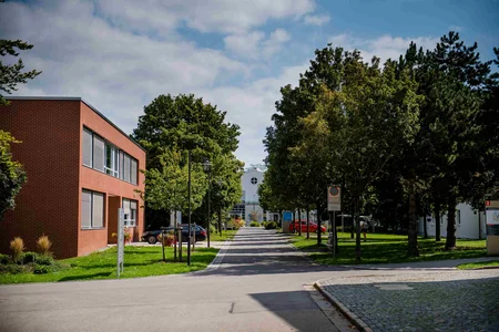 medbo Bezirksklinikum Gelände HAUS 44 (Frank Hübler/medbo)
