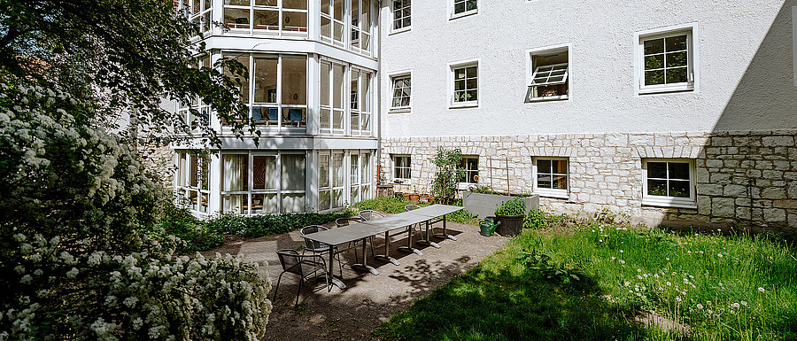 Psychiatrische Tagesklinik HAUS 13 BKR Hinterhof (Frank Hübler | medbo)