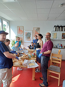 Gemeinsames Frühstück an den medbo Pflegeschulen