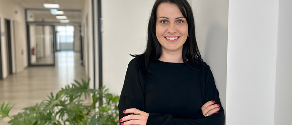 Helena Hausler fühlt sich wohl mit ihrer Entscheidung zur generalistischen Pflegeausbildung in Teilzeit (c) medbo KU | Kerstin Erbrich