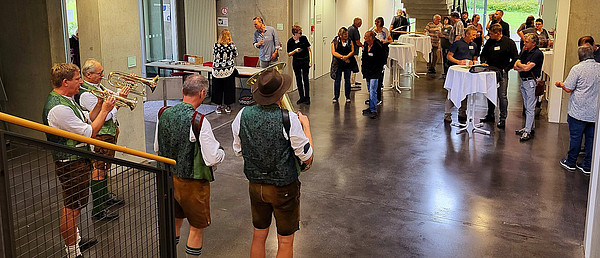 Impressionen Jubiläum 25 Jahre BWF Betreutes Wohnen in Familien Musikalische Begrüßung Feier 2024