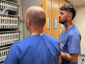Christian Schön und Tobias Bauer haben alles im Bick. - Bild: medbo KU / Kerstin Erbrich
