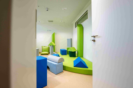 medbo Kinder- und Jugendpsychiatrie Weiden - Aktivitätsraum auf Station (Frank Hübler | medbo)