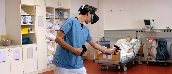 Pflegeausbildung mit VR-Brille