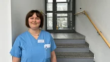 Lehrerin der medbo Pflegeschulen Karina Grahlmann auf Station (medbo | Astrid Herzog)