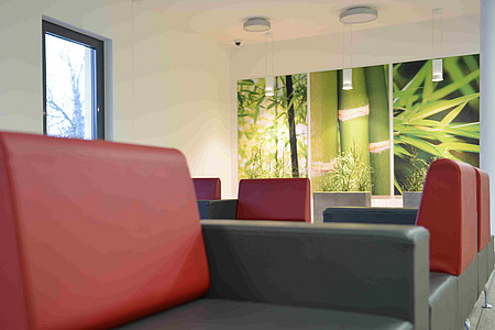 Wartebereich Eingangshalle HAUS 14 Wöllershof (Frank Hübler/medbo)