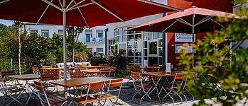 medbo Café zweitesLEBEN Regensburg Terrasse (Frank Hübler | medbo)