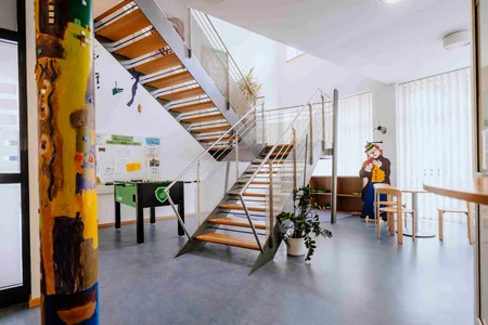 Eingangsbereich Kinder- & Jugendpsychiatrie medbo Cham (Frank Hübler | medbo)