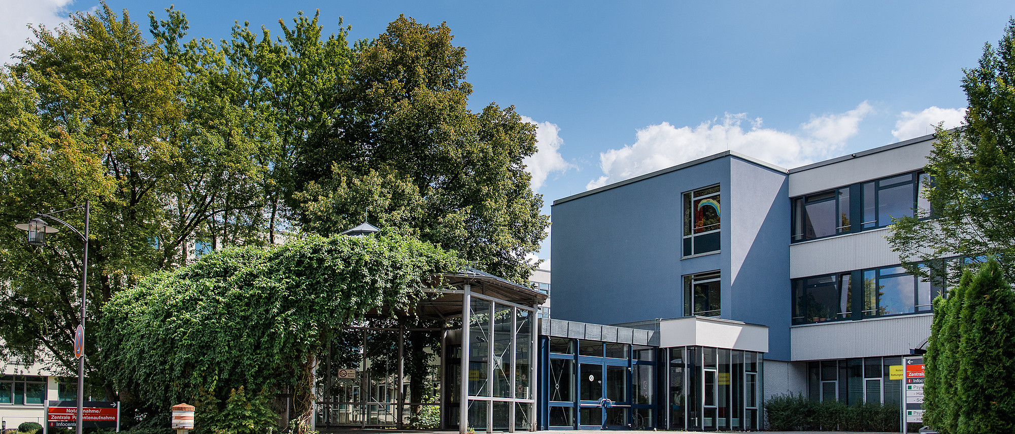 HAUS 20/21 Zugang Poliklinik (Frank Hübler/medbo)