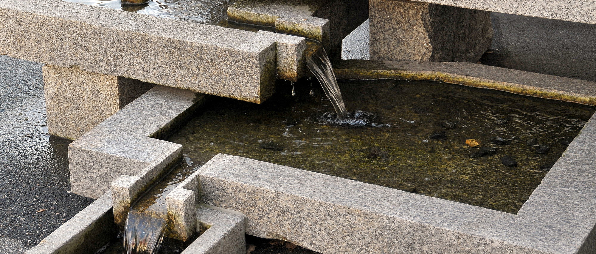 Brunnen vor HAUS 19 (Frank Hübler/medbo)