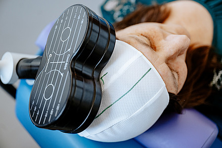 TMS-Behandlung Zentrum für Neuromodulation (Frank Hübler | medbo)