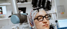 EEG Roboterarm Zentrum für Neuromodulation (Frank Hübler | medbo)