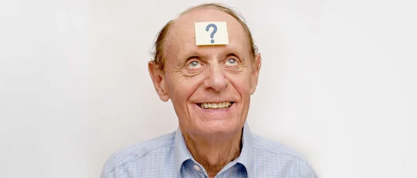 Senior mit Fragezeichen (DOC RABE | Fotolia)