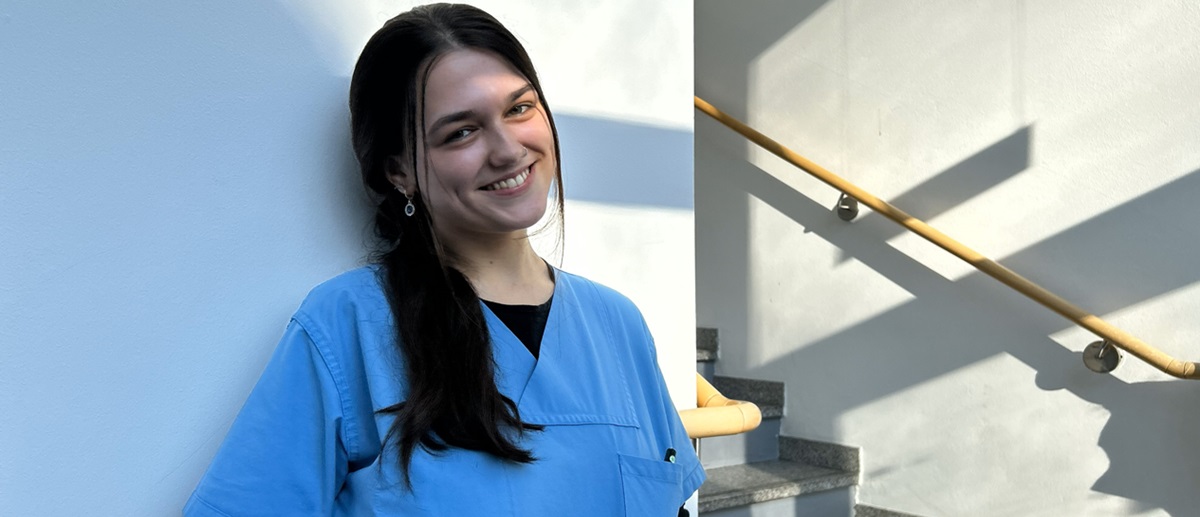 Pflegeazubi Luisa auf Station (medbo | Astrid Herzog)