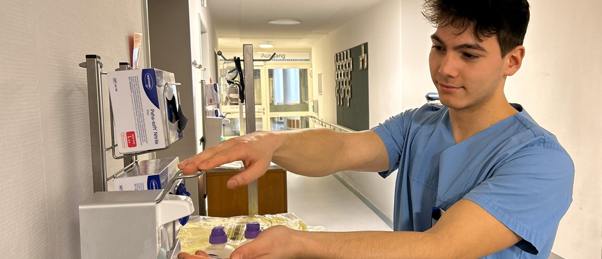 Pflegeazubi auf Station (medbo | Astrid Herzog)